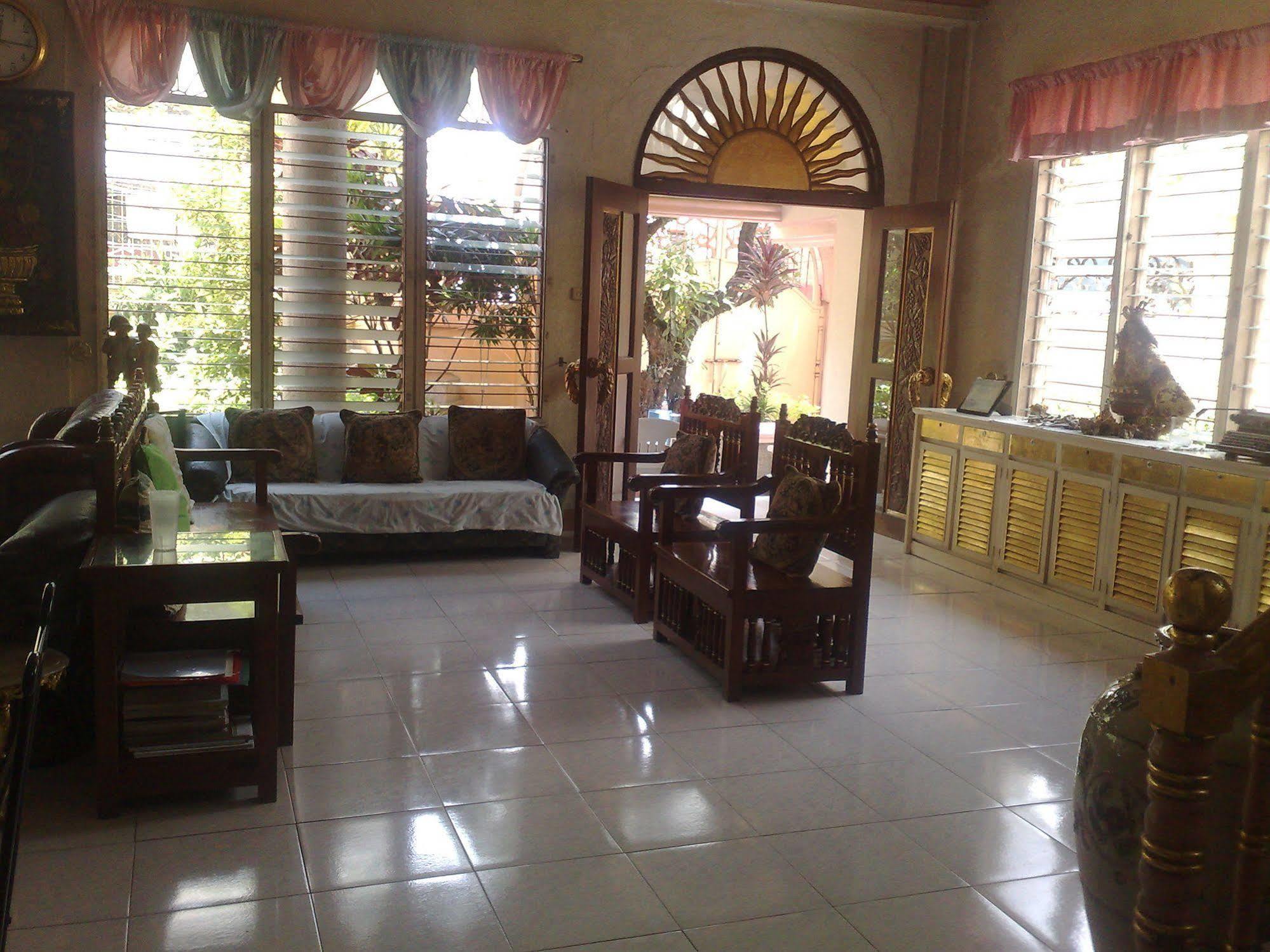 La Residencia Luzviminda Pensionne Cebu Exteriér fotografie